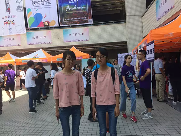 雙胞胎姐妹花劉玲馨、劉玲潔。