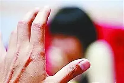 29歲男子帶12歲女孩開房 見其來(lái)例假仍沒放過