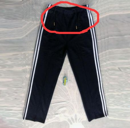 嚇哭！6歲男孩被夾斷手指 罪魁禍?zhǔn)拙故切７? oldsrc=