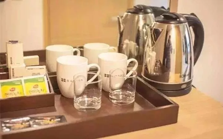 太惡心！女游客竟用酒店燒水壺煮自己的臟內(nèi)褲