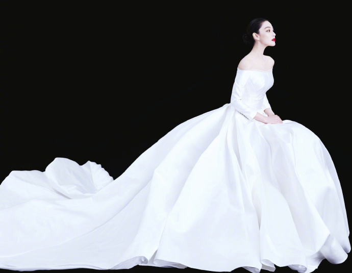 張馨予的婚紗成了淘寶爆款，知道價格后讓人大跌眼鏡！