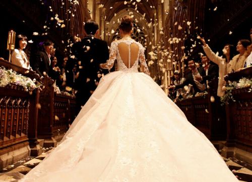 張馨予的婚紗成了淘寶爆款，知道價格后讓人大跌眼鏡！