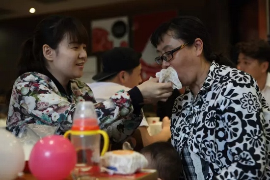 有了女兒后，我更能體會當(dāng)媽的辛苦與付出，謝謝你媽媽