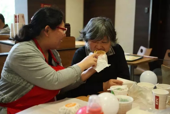 我還未長大，你卻已白了頭發(fā)，我要珍惜和媽媽在一起的每一刻