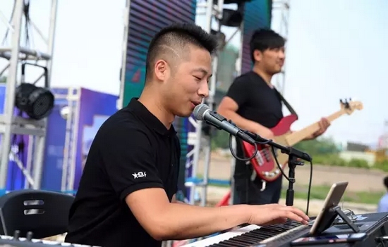 辛苦樂隊(duì)老師，你們跟我們一起，共同見證了時(shí)光音樂節(jié)是如何一步步成長至今的。