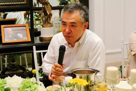 就藝術(shù)品投資收藏、人工智能、基因檢測(cè)等話題，劉東曉博士一一做了分析講解。