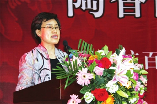 洛陽市委常委、組織部部長，洛陽市關(guān)心下一代工作委員會主任陳向平致辭