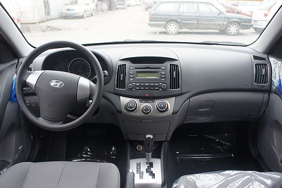 2011款?lèi)倓?dòng)到店實(shí)拍