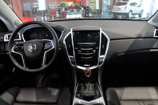 全新SRX內(nèi)飾更加豪華 全新SRX內(nèi)飾更加豪華