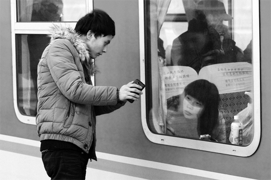 離別后，手機(jī)是傾訴思念最好的工具