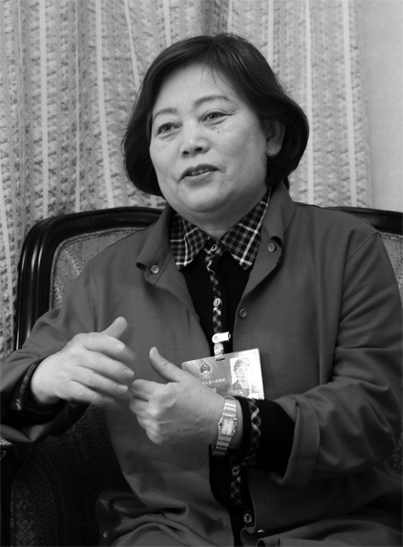 代表檔案：王繡 全國(guó)人大代表、洛陽博物館名譽(yù)館長(zhǎng)