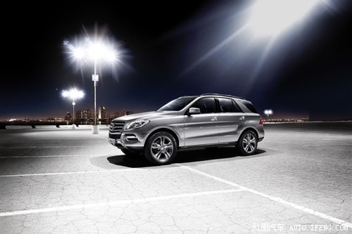 奔馳ML防彈SUV亮相 防爆胎/兩臺發(fā)動機