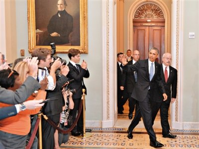 10日，華盛頓，奧巴馬前往國(guó)會(huì)山與參議員會(huì)談。