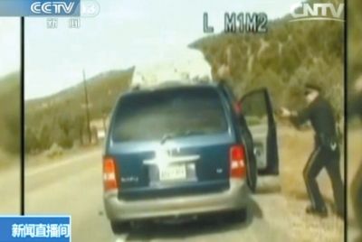 1察第一次讓費雷爾下車。