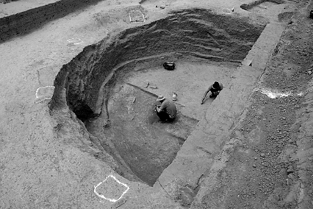 ?？h黎陽(yáng)倉(cāng)考古發(fā)掘現(xiàn)場(chǎng)。 張志嵩　攝