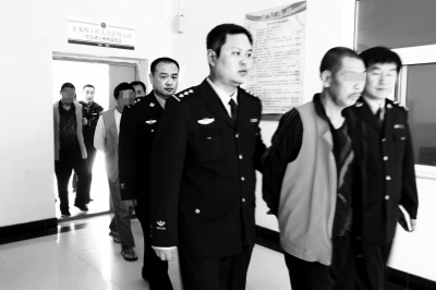 抓獲犯罪嫌疑人 抓獲犯罪嫌疑人