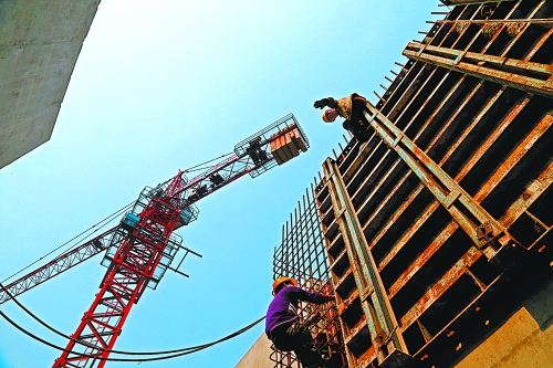 箱基槽正在施工。