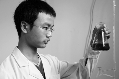 安陽窨井冒“紅”水 污水處理水泵超載運行所致