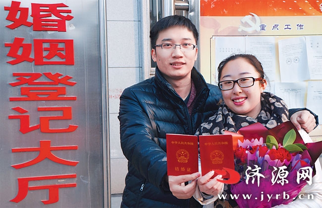 濟源“雙節(jié)”185對新人登記結(jié)婚 是平時的近6倍