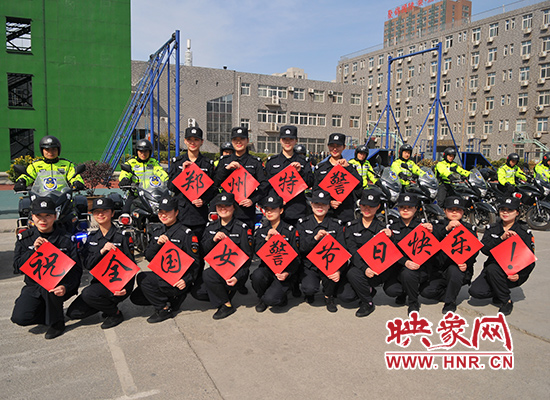 巾幗不讓須眉！鄭州女警蒙眼拆裝手槍不到一分鐘