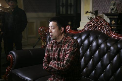 《大河兒女》導(dǎo)演安健接受媒體記者的訪問。