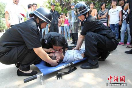 河南某景區(qū)成立女子反恐救援隊(duì) 河南某景區(qū)成立女子反恐救援隊(duì)