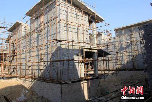 鄭州黃河邊現大規(guī)模別墅群