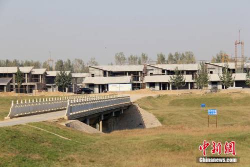 鄭州黃河邊現大規(guī)模別墅群