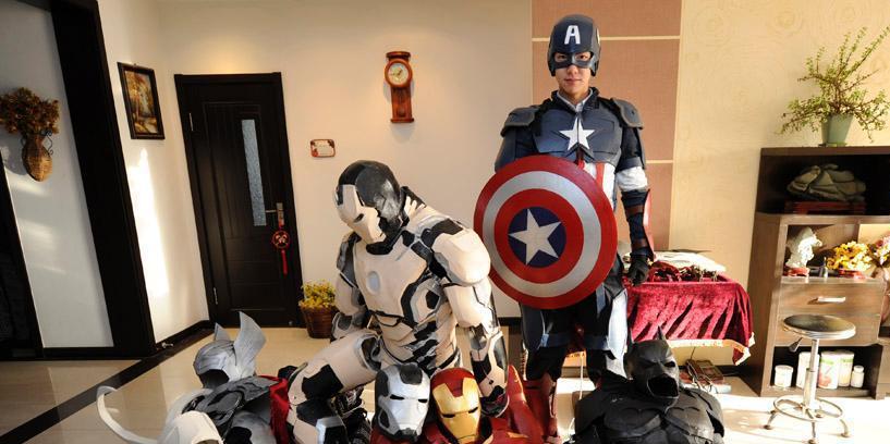 大學生自制“復(fù)仇者聯(lián)盟”全套服裝