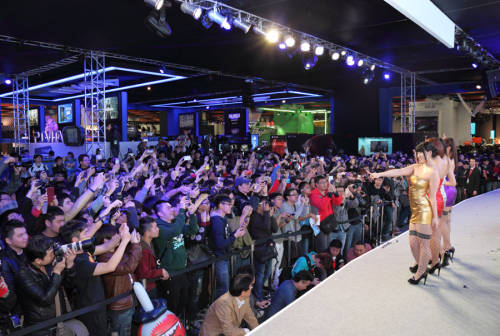 四位性感女優(yōu)現身游戲展