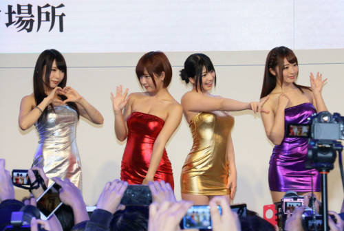 四位性感女優(yōu)現身游戲展