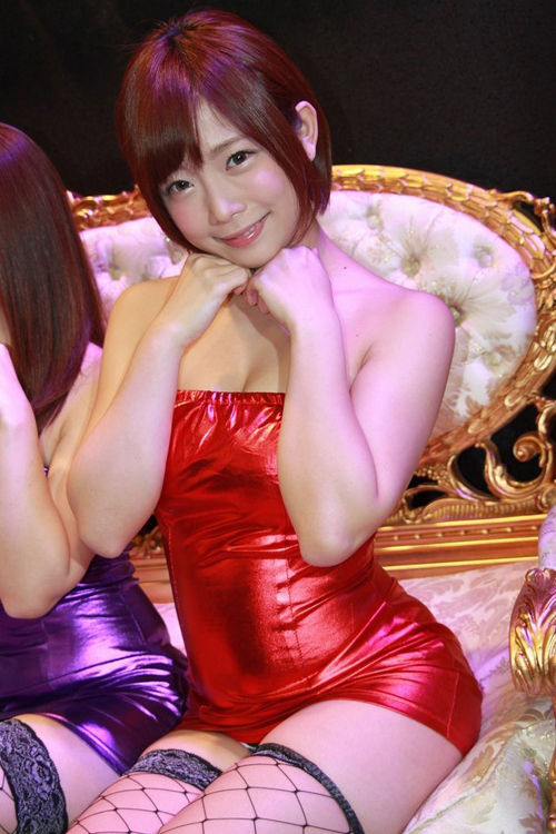 四位性感女優(yōu)現身游戲展