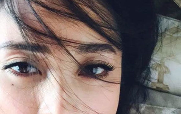 蔣勤勤吊帶美照。