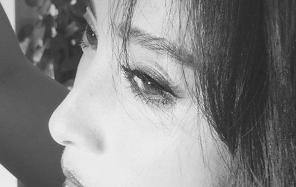 蔣勤勤吊帶美照。