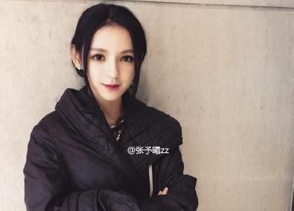 國民老公王思聰?shù)木p聞女友張予曦，93年