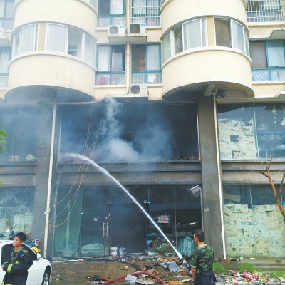 鄭州一小區(qū)疑因私拉充電線引火災(zāi) 40余輛電動(dòng)車(chē)被燒毀