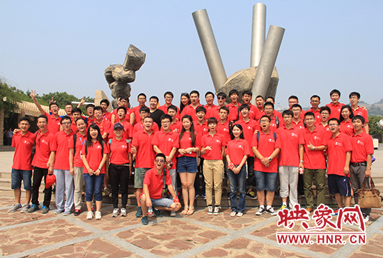 學(xué)員們在小浪底留念 學(xué)員們在小浪底留念