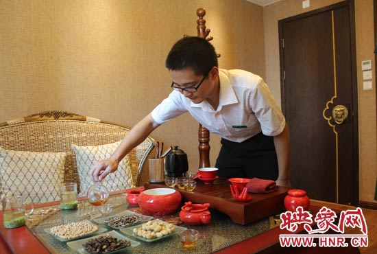 能泡好一杯茶，是李克勤今年夏天最大的收獲。