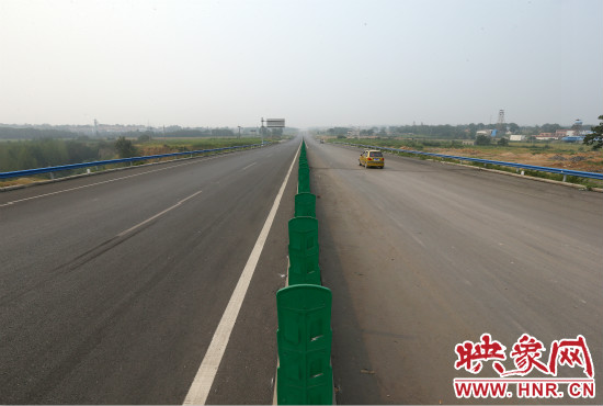 10條都市區(qū)快速路的開通，使市民出行更方便