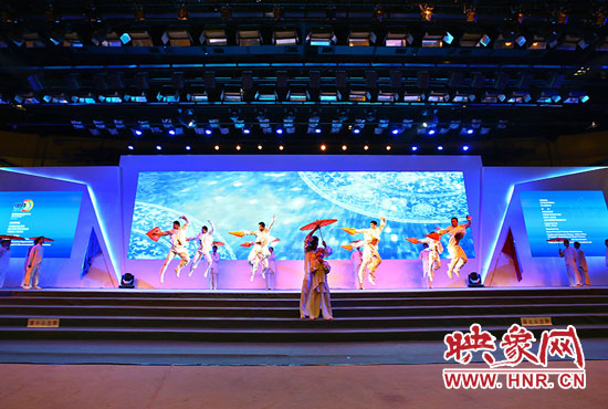 現(xiàn)場(chǎng)表演。