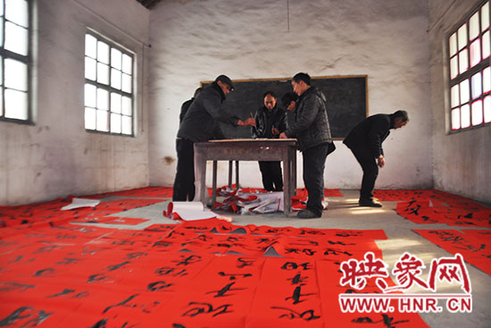 目前已經書寫了超過一萬幅春聯(lián)。