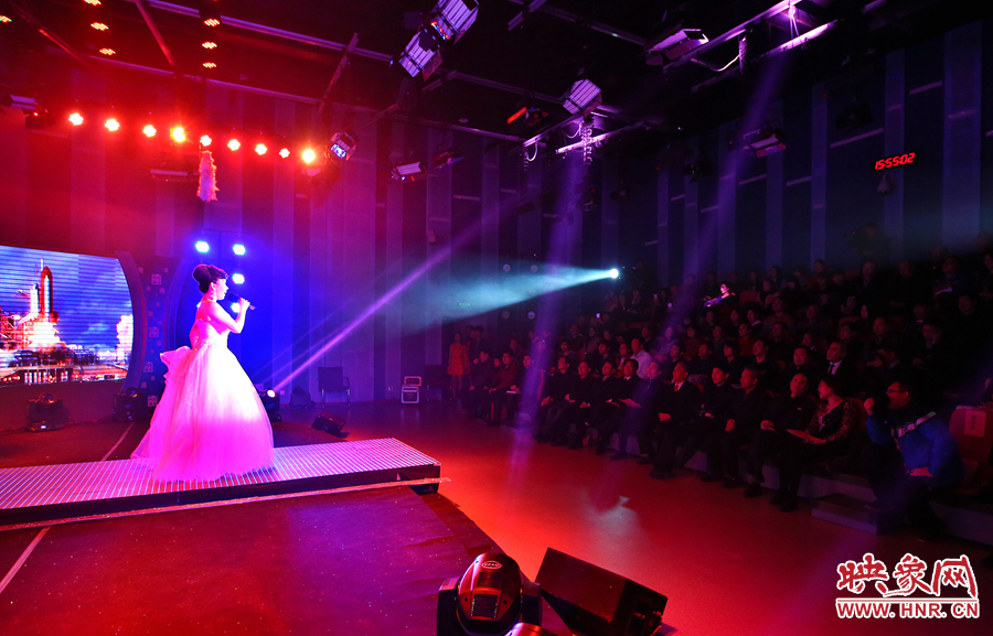 詩歌朗誦會現(xiàn)場。