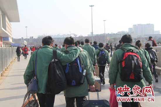 “戰(zhàn)友”結(jié)伴。