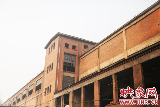 廢舊的廠房，充滿滄桑感