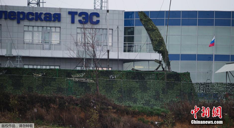 當(dāng)?shù)貢r(shí)間1月29日，俄羅斯索契，2014年索契冬奧會(huì)，俄羅斯軍方在奧林匹克公園周邊部署放空導(dǎo)彈系統(tǒng)。