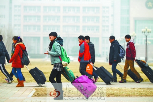 這不是拉桿箱的秀臺(tái)，這是行李的改頭換代，今天，你“拉桿箱”了嗎？