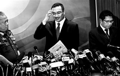 當(dāng)?shù)貢r間2014年3月12日，馬來西亞雪邦，馬來西亞交通部長希山慕丁出席新聞發(fā)布會。