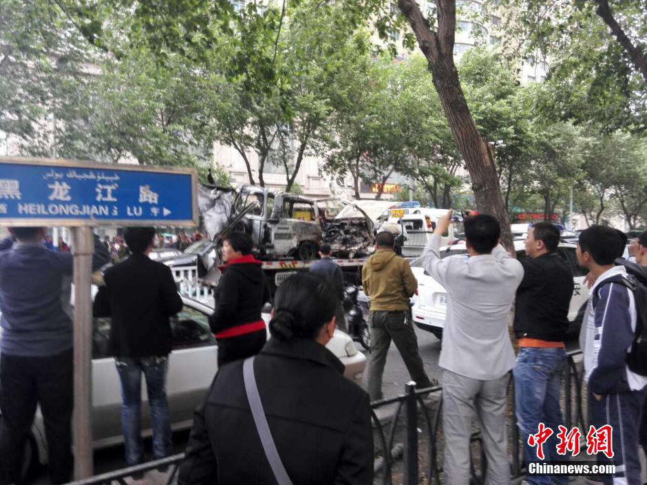 自治區(qū)和烏魯木齊市有關(guān)部門迅速處置，傷員已全部送往醫(yī)院救治。