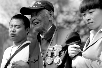 中國遠征軍老兵來參加活動。