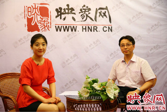 南京大學(xué)河南招生組負(fù)責(zé)人武港山教授做客映象網(wǎng)2014高招“名校面對(duì)面”系列視頻訪談。